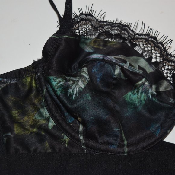 Peak & Beau Bra and Panty Set 34A/US 8 (Small fit) - Picture 6 of 9